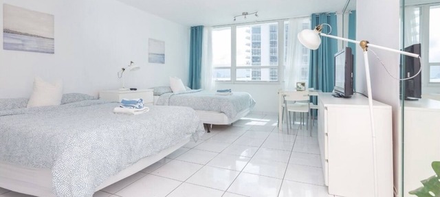 Comfortable Studio for 4, Beach Access, FREE Parking and more!