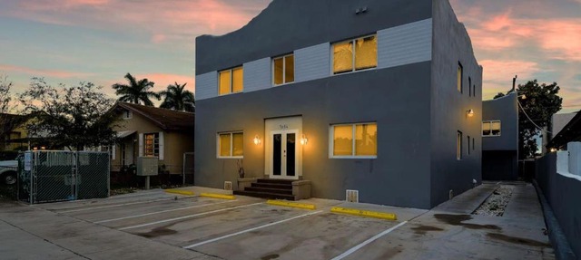 Comfy 2BR Apt on 8th Street Enjoy Latin life