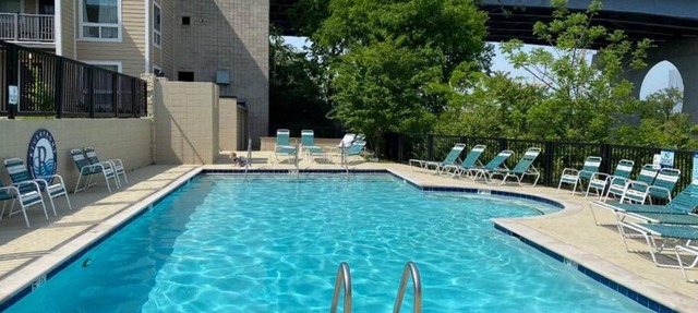Condo with Pool and Free Parking Walk Downtown & Germantown