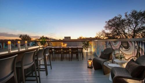 Contemporary Home Hot Tub and Rooftop Deck