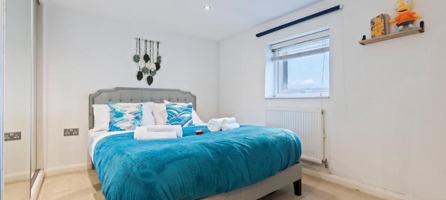 Cosy 1 BED w LOFT Sleeps 6 Close To Stations