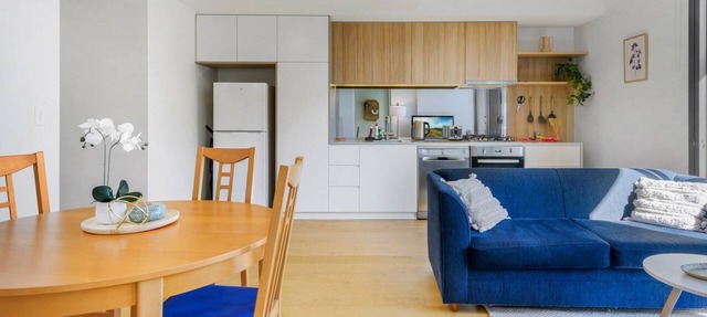 Cosy 1-Bed with Private Balcony By Showgrounds