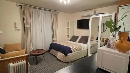 Cosy Studio with Courtyard in Vibrant Fitzroy!