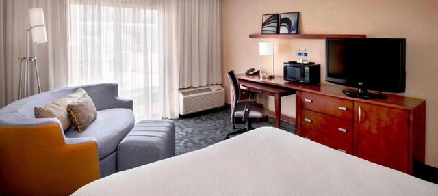 Courtyard By Marriott Hartford Windsor Airport