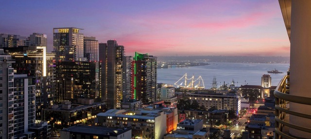 Courtyard by Marriott San Diego Downtown Little Italy