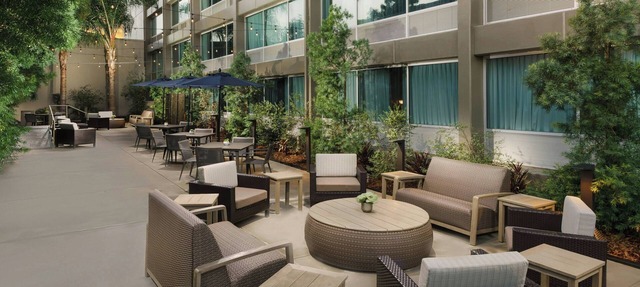 Courtyard by Marriott Los Angeles Woodland Hills