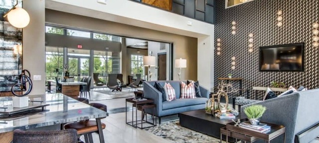 Cozy 1BR King Suite Close to Downtown w Fast Wifi