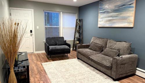Cozy 1BR Retreat Near Transit, Dining And Parking