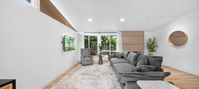 Cozy 2-bedroom house in tranquil Pomona with AC and laundry Free parking