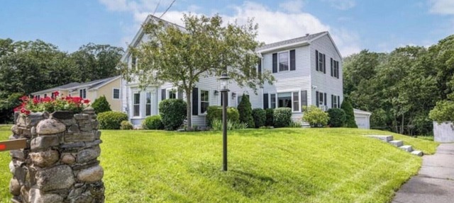 Cozy All Season Beach House, only mins to Beaches, 12 mins to downtown Portland