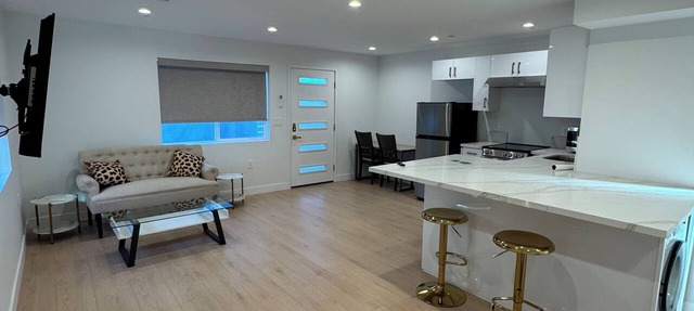 Cozy and Private Studio with Laundry and AC