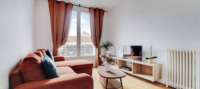 Cozy Apartment 2Bdr/4P - in the Heart of Suresnes