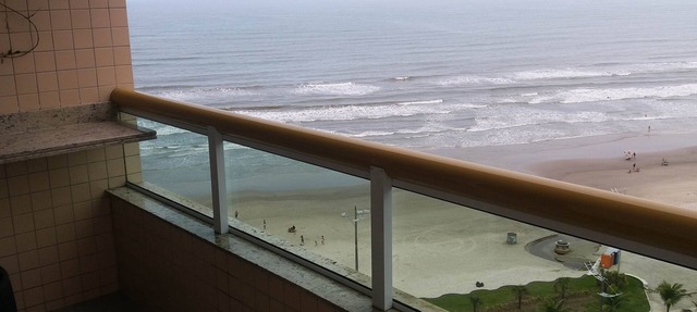 Cozy apartment with beautiful sea views, pets welcome.