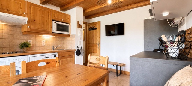 Cozy apartment with mountain balcony for 6/7 people