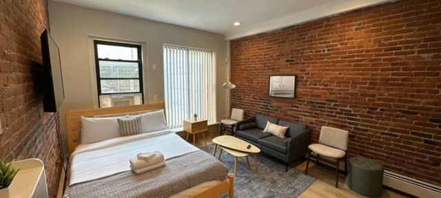 Cozy Central South End Studio