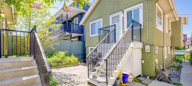 Cozy Family 2BR in East Van, Walk to SkyTrain