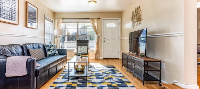 Cozy House 10min to Monuments and DC by CozySuites