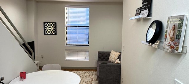 Cozy loft in heart of Santa Monica FREE Parking