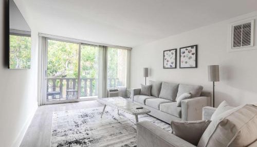 Cozy Luxury Apartment WeHo Boys Town med