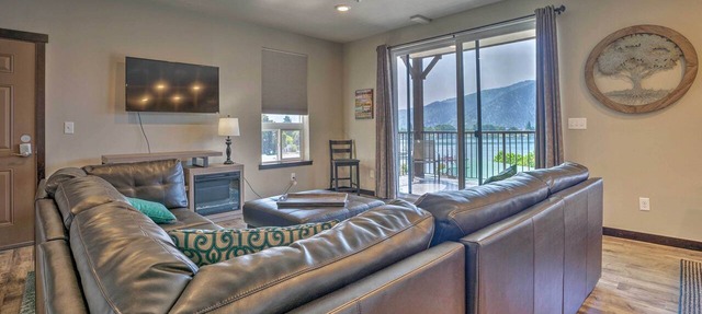 Cozy Manson Condo on Lake Chelan w/Pool Access!