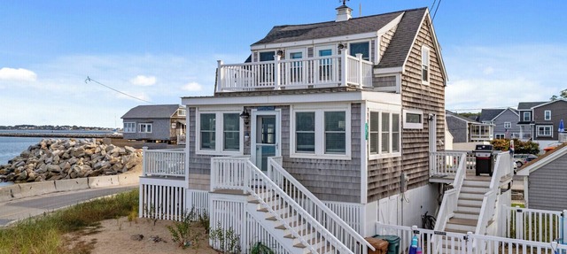 Cozy Oceanfront Mermaid Haven