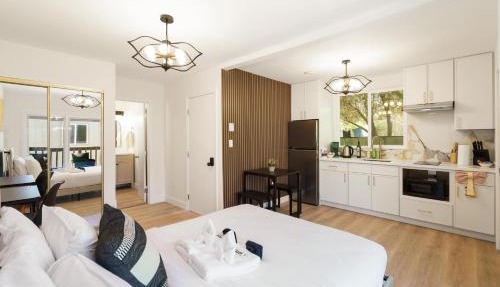 Cozy Private Studio with 1bath and backyard Near SFSU & SF Transit