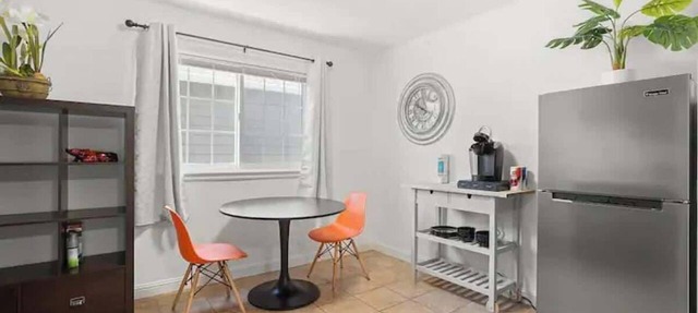 Cozy Private Studio with Full Bath near Westlake Walk to Shops Near SF