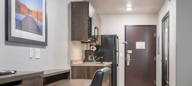 Cozy Retreat w/Kitchen! Free Parking, BBQ Facilities, Pet-Friendly!