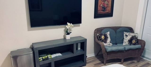 Cozy & Serene Furnished Orlando Studio with Bath & Kitchenette