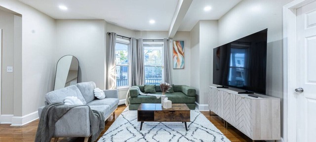 Cozy, Spacious Home Near Downtown Boston