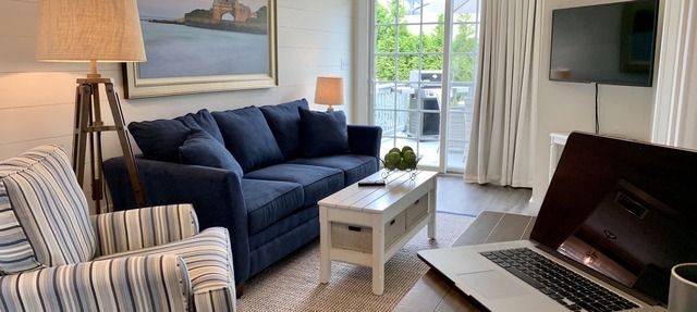 Cozy Summer Cottage minutes from Narragansett Beaches