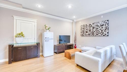 Cozy two beds lower level suite in Vancouver West