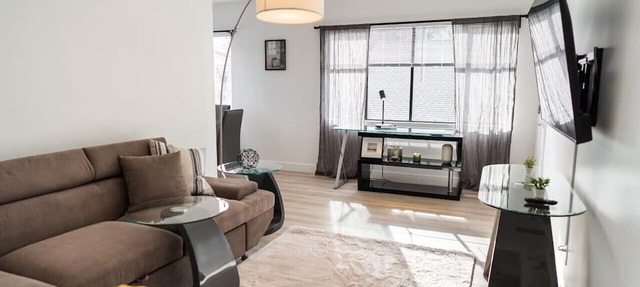 COZY URBAN RETREAT: NEWLY REMODELED 1BR NOHO APARTMENT w/FENCED PATIO (p60)