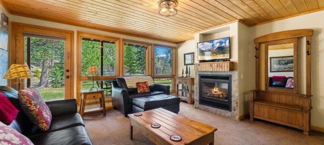 Creekside Suites 17 by Estes Park Condos