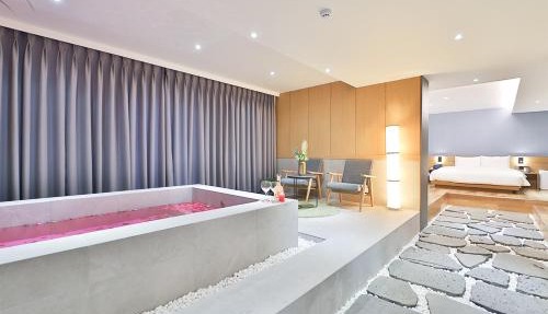 Custom Hotel