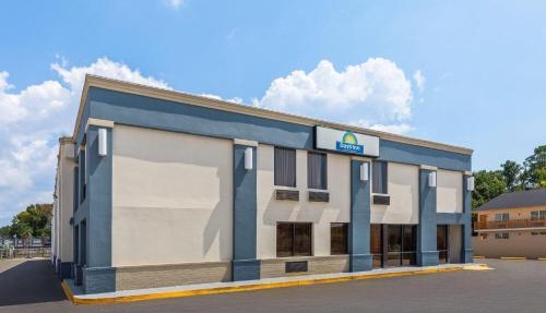 Days Inn by Wyndham Slidell