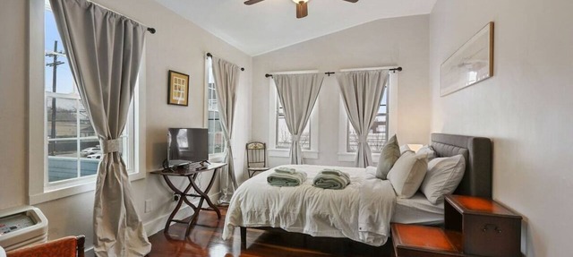 Delightful Freret St Studio Apartment w/parking