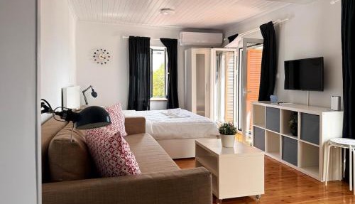 Delphi Sunset Studio