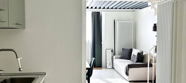 Design and Comfort, Metro 8min walk, Air Conditioning, WiFi