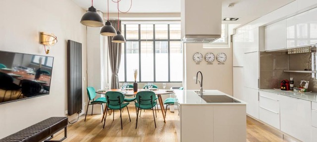 Design et confort near Champs Elysees