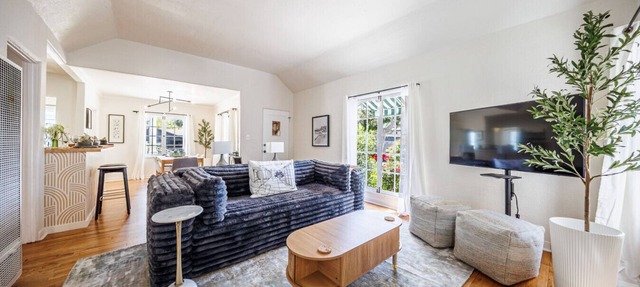 Designer 2BR Home · 15 Min to UCLA + LAX