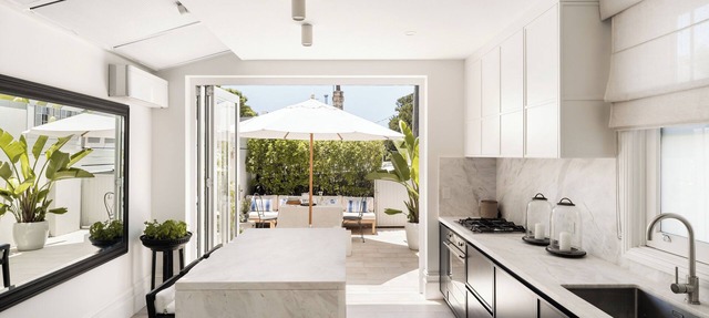 DESIGNER CHIC IN HEART OF WOOLLAHRA VILLAGE- Every convenience at your doorstep