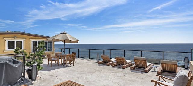 Direct Beach access/Ocean View Performing Arts Haven