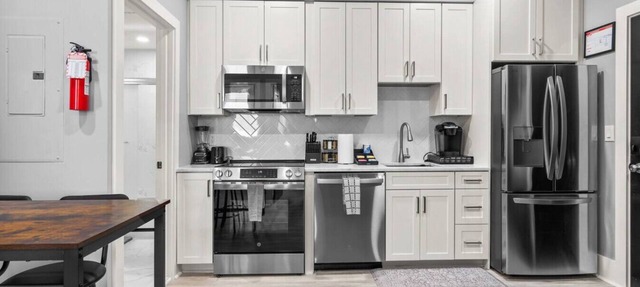 District Getaway+ 2Bed+ 1 Bath Unit+Private Parking