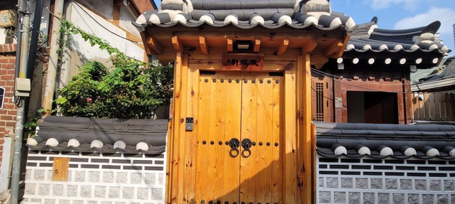 Dongmyo St. 3min, a detached house, Korea Hanok Stay