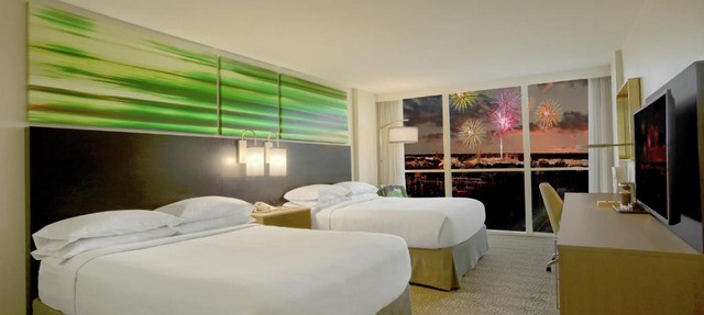 DoubleTree by Hilton at the Entrance to Universal Orlando
