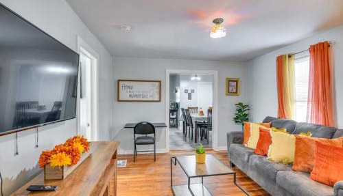 Downtown Brockton Apt < 1 Mi to Local Dining