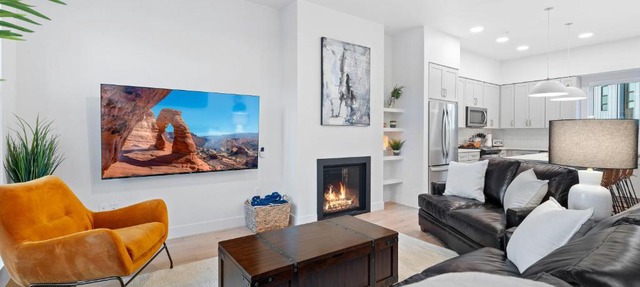 Downtown Lux Townhouse 3BD 3BA