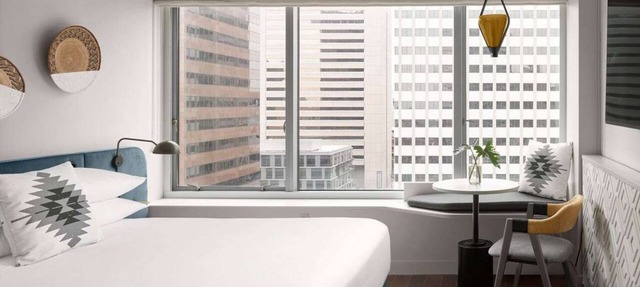 Downtown San Diego Access | Rooftop Pool & Dining