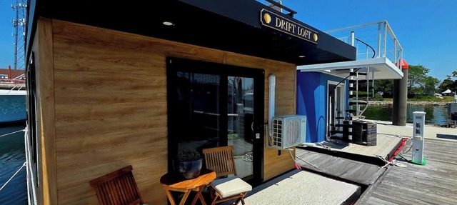Drift Loft Houseboat
